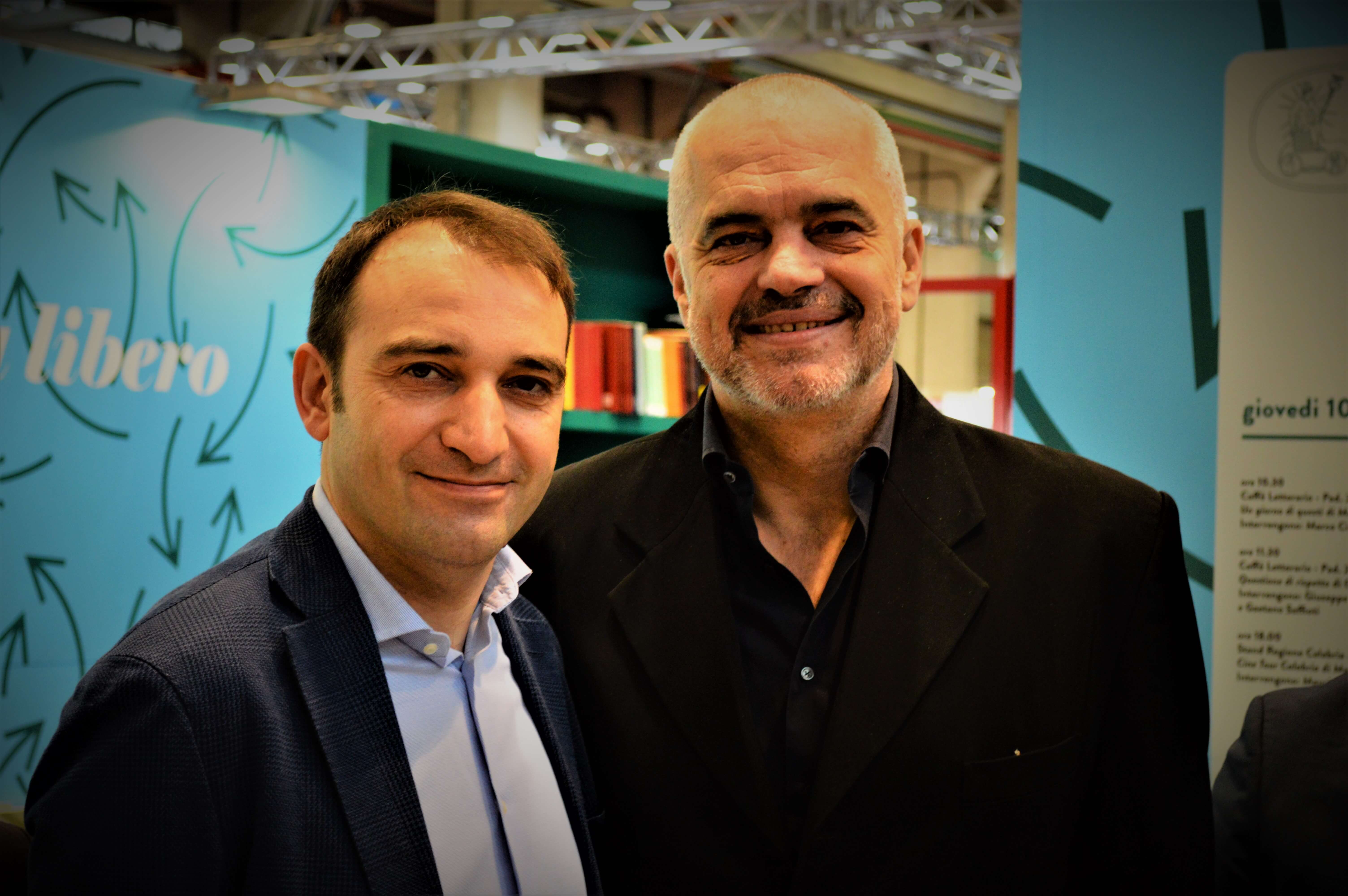 Stefano Lorusso con Edi Rama, Primo Ministro dell'Albania al Salone del Libro di Torino