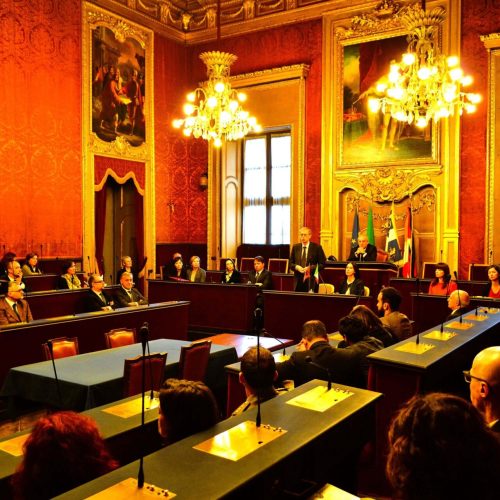 "Incontro istituzionale promosso dal Centro di Cultura Albanese con rappresentanti delle istituzioni italiane e albanesi per favorire la diplomazia pubblica, la cooperazione istituzionale e lo sviluppo delle relazioni tra Italia e Albania."